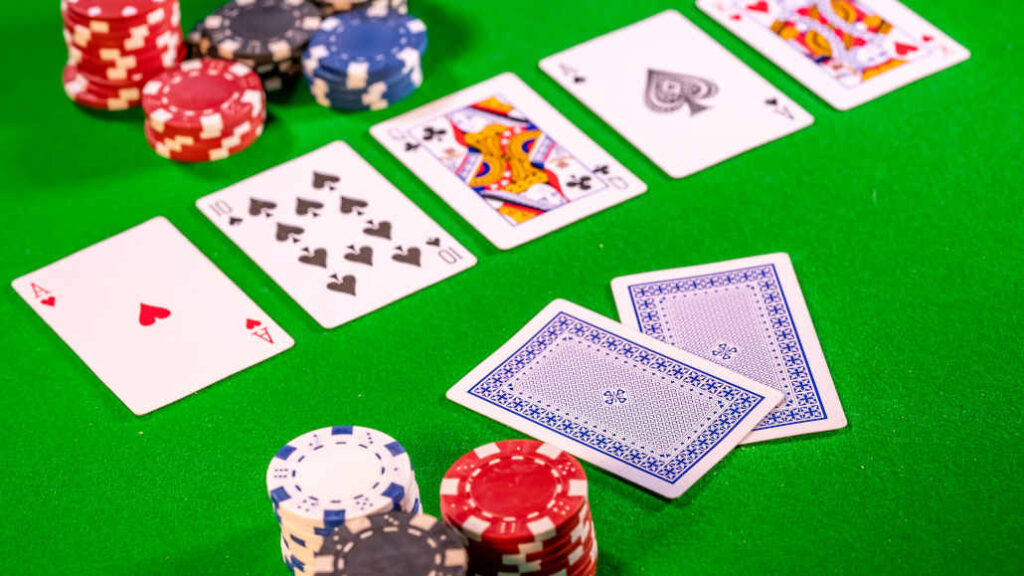 How To Successfully Bluff On The River – Top Tips By Upswing Poker