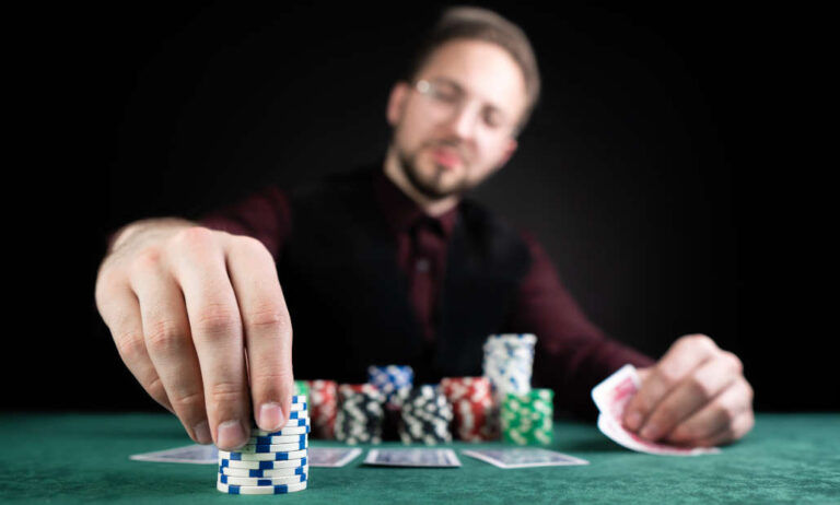 Short Stack Meaning & Strategy - How to Adjust Running Low on Chips