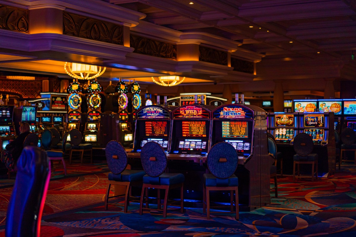 Casino-Slot-Machines.jpg